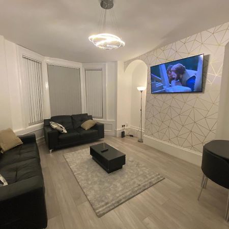 泰恩河畔纽卡斯尔Heaton Park Road Professional Lets公寓 外观 照片